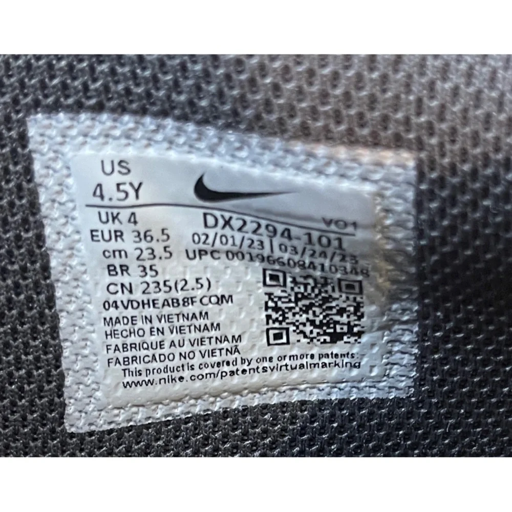 Nike JA1 Ja Morant 1 Youth Basketball Shoes – White & Gray, Size 4.5 Y - Picture 9 of 9